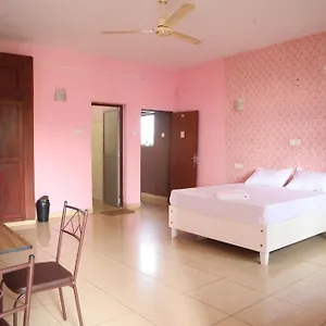  Hotel Story House